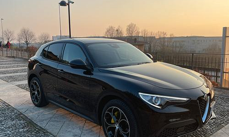 Alfa Romeo Stelvio 2...