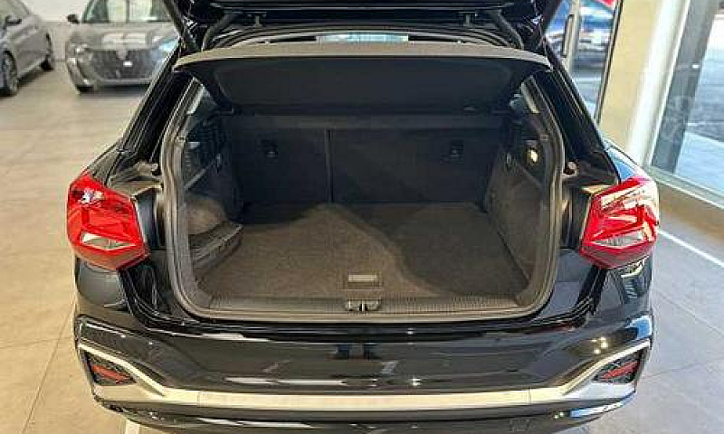 Audi Q2 35 Tfsi S Tr...