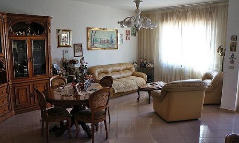 Casa Con Giardino E ...