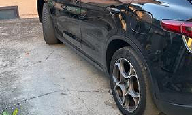 Alfa Romeo Stelvio -...