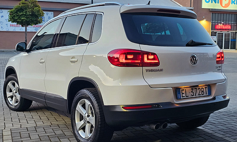 Volkswagen Tiguan 4M...