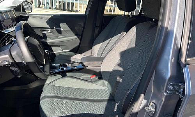 Peugeot 208 Allure P...