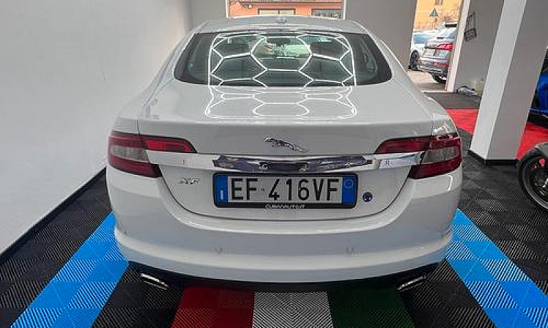 Jaguar Xf 3.0 D V6 2...