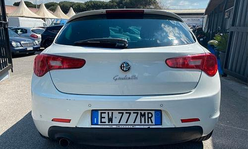 Alfa Romeo Giulietta...