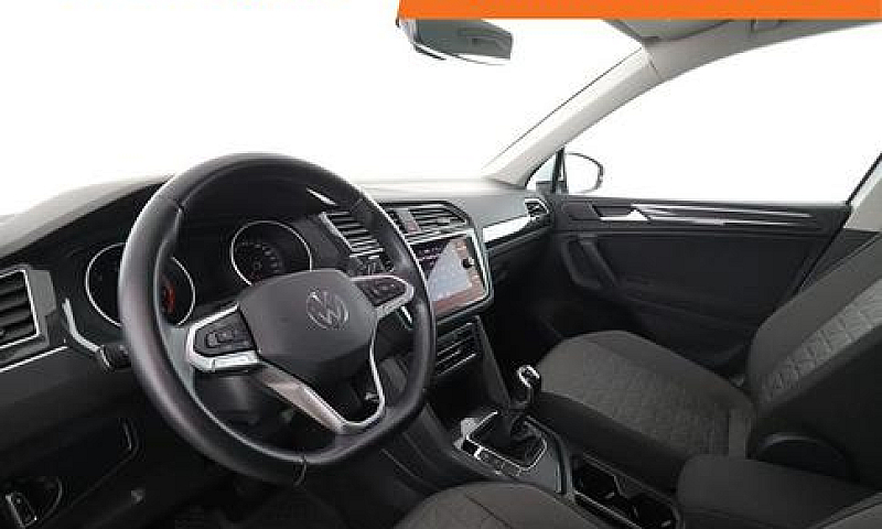 Volkswagen Tiguan Yp...