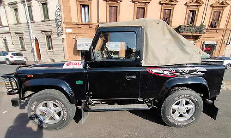 Land Rover Defender ...