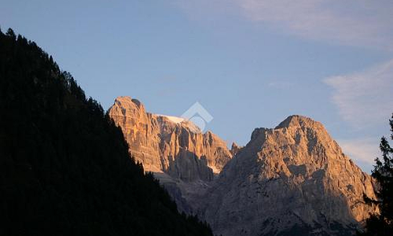 4 Locali A Pinzolo...