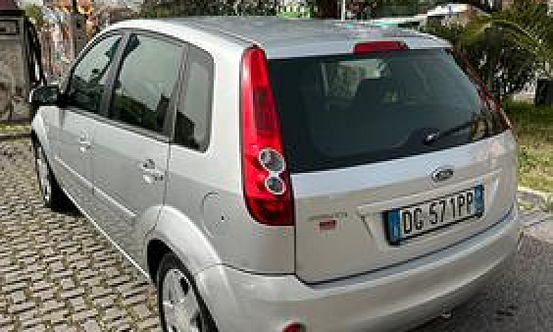 Ford Fiesta 1.2 Benz...