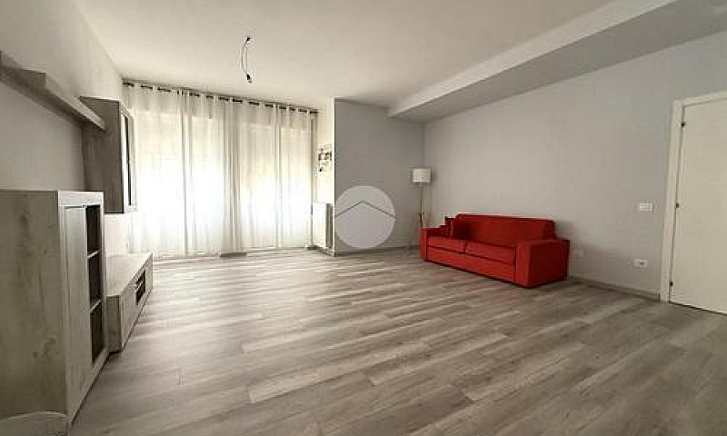 3 Locali A Terni...