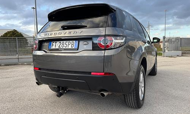 Land Rover Discovery...