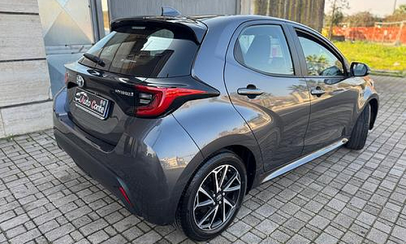 Toyota Yaris 1.5 Hyb...