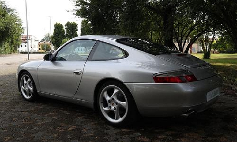 Porsche 911 Carrera ...
