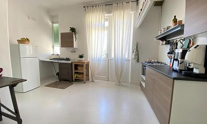 Viale Venezia: Appar...