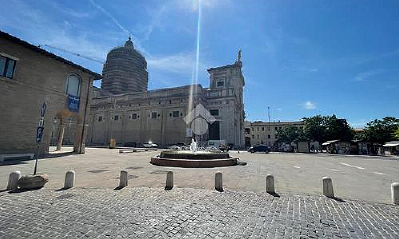 2 Locali A Assisi...