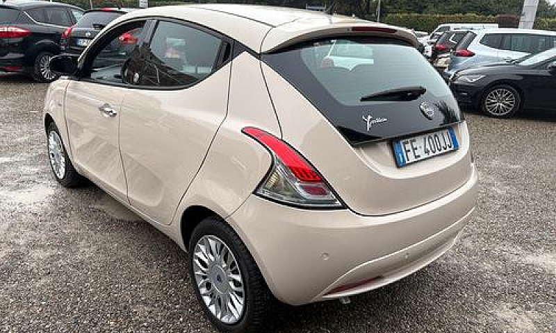 Lancia Ypsilon 1.2 G...