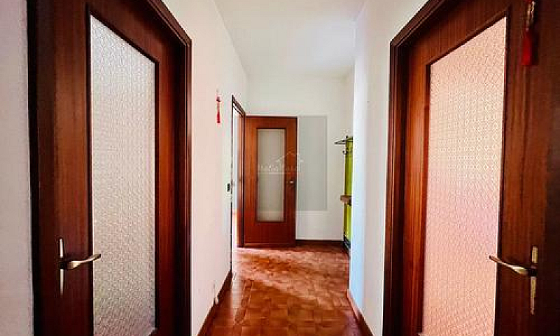 Appartamento Con Box...