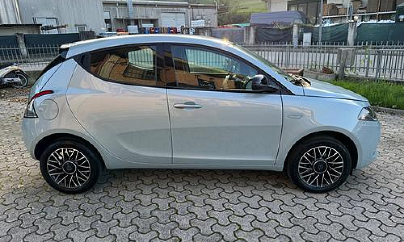 Lancia Ypsilon 1.0 F...