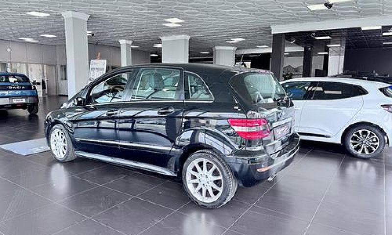 Mercedes-Benz B 180 ...
