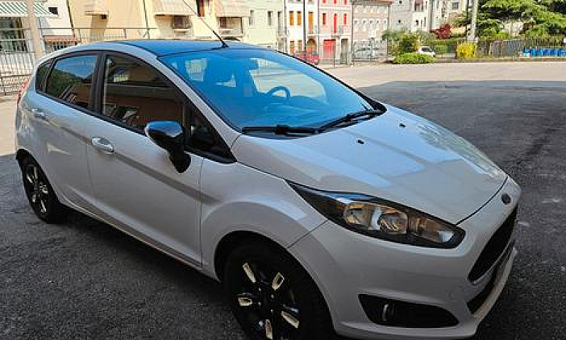 Ford Fiesta 6ª Serie...