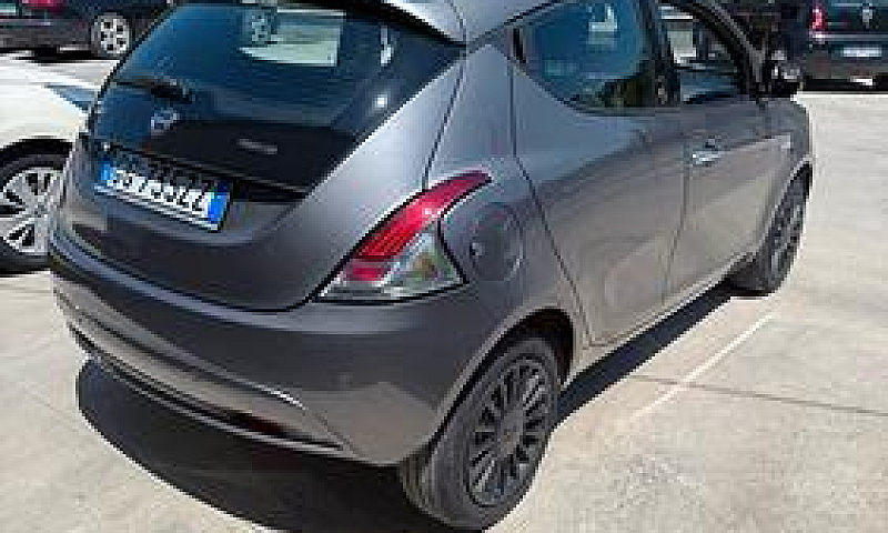 Lancia Ypsilon 1.0 F...