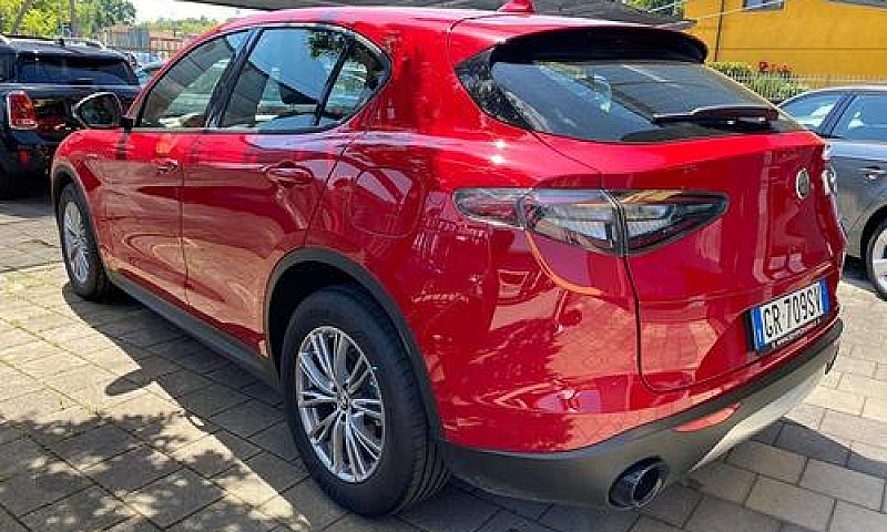 Alfa Romeo Stelvio 2...