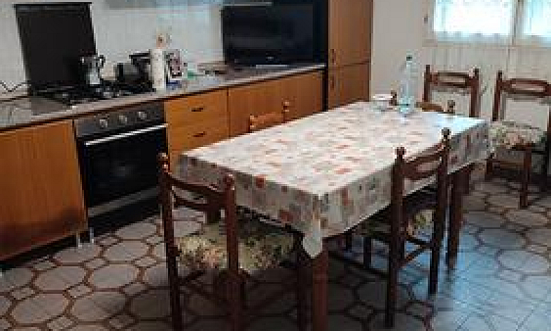 Villa, Due Unità Abi...