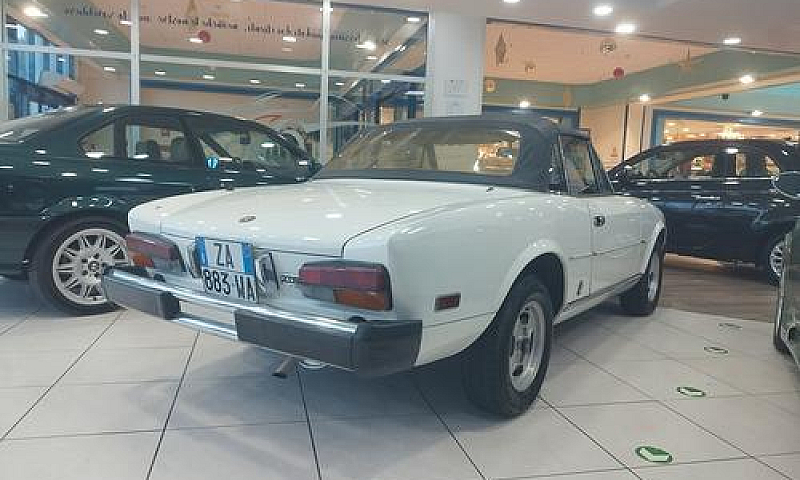 Fiat 124 Spider Amer...