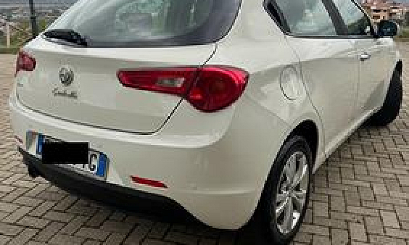 Alfa Romeo Giulietta...