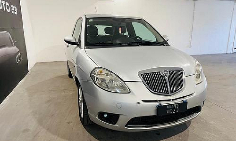 Lancia Ypsilon 1.4*G...