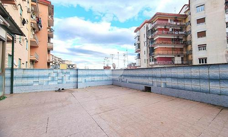 3 Locali A Napoli...
