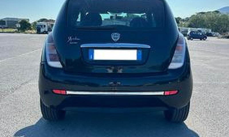 Lancia Ypsilon...