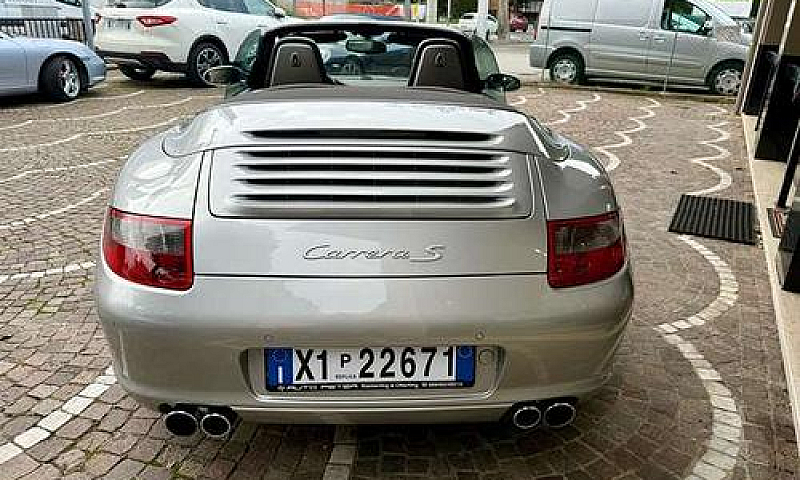 Porsche 997 Cabrio 3...