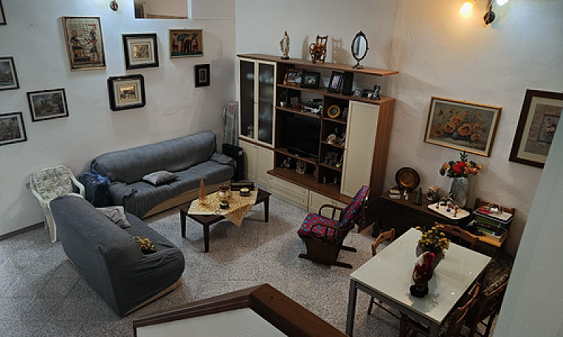 Casa A 2 Piani Con T...