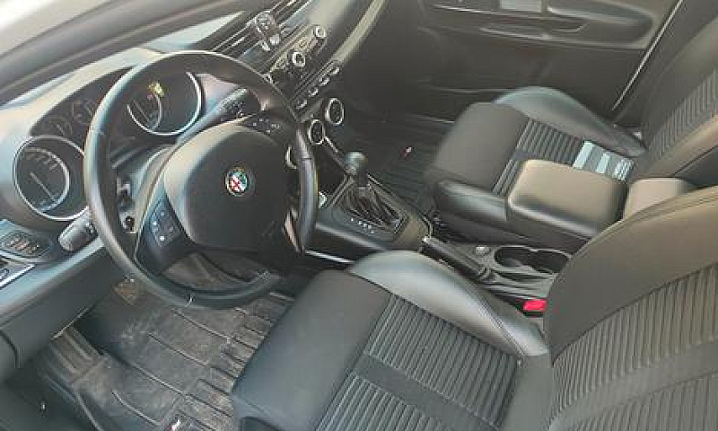 Alfa Romeo Giulietta...