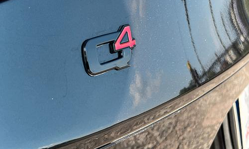 Alfa Romeo Stelvio 2...