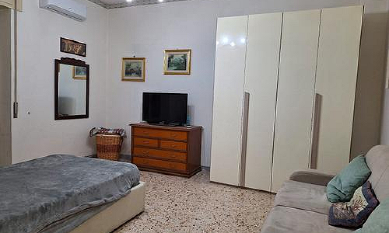 Giugliano, App-To Da...