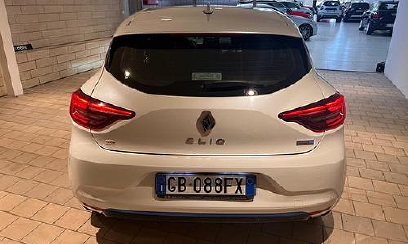 Renault Clio Full Hy...