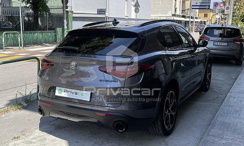 Alfa Romeo Stelvio 2...