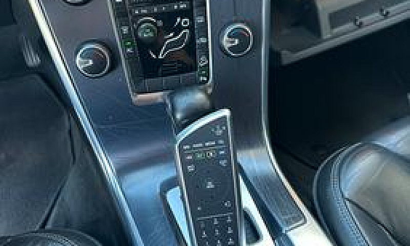 Volvo Xc60 Ocean Rac...