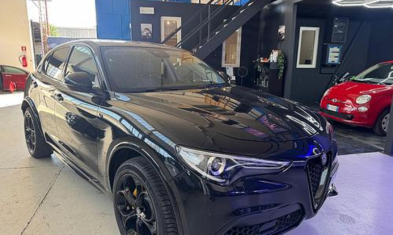 Alfa Romeo Stelvio 2...