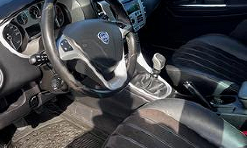 Lancia Delta 1.6 Mjt...