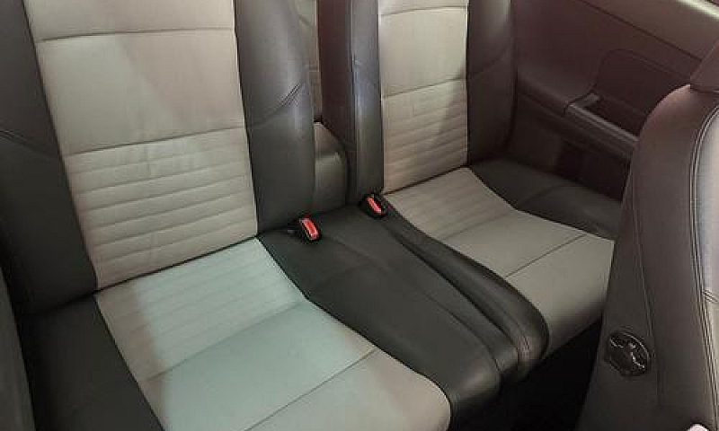 Volvo C30 1.6 D Kine...