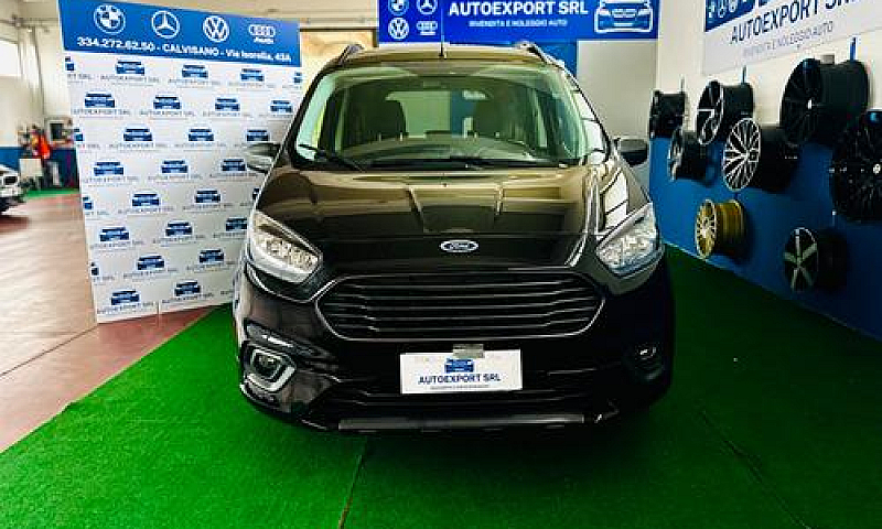 Ford Tourneo Courier...