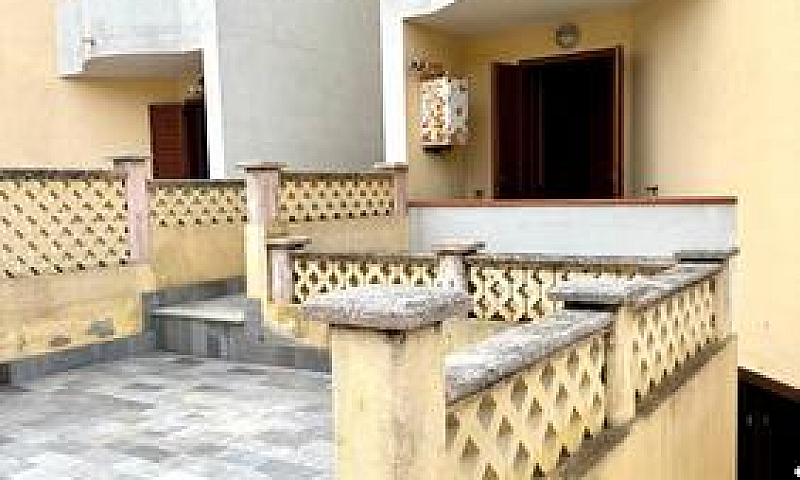 Villa Bifamiliare Co...