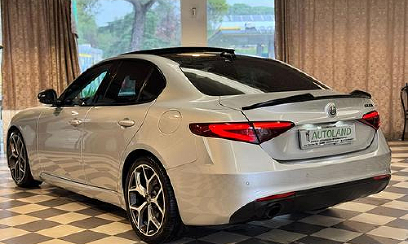 Alfa Romeo Giulia 2....