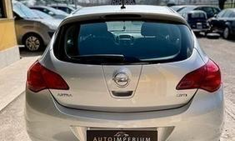 Opel Astra J 5P 1.7C...