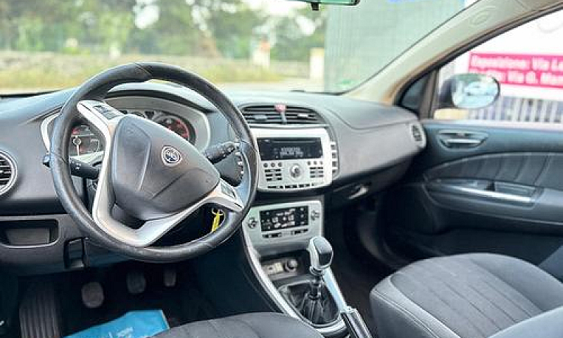 Lancia Delta 1.6 Mjt...