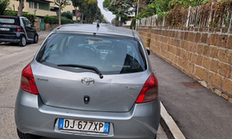 Yaris 2007...