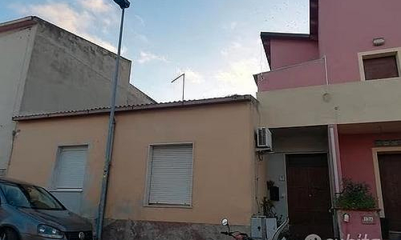 Lastrico Solare Edif...