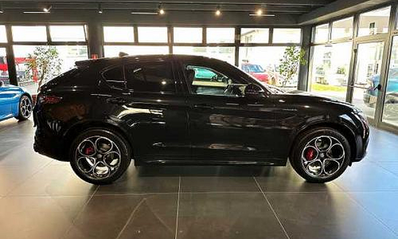 Alfa Romeo Stelvio 2...